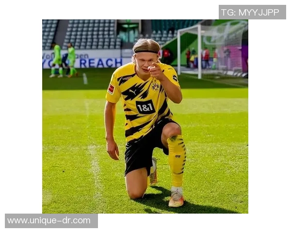 逆境中崛起的足球传奇球星排名 前十名逆袭故事揭秘